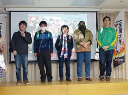 画像ギャラリー No.005のサムネイル画像 / 「LEFT 4 DEAD -生存者たち- ファン感謝祭 in秋葉原」が開催。会場で行われた「全国大学ゲームリーグ」の決勝戦も併せてレポート