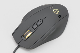 画像ギャラリー No.002のサムネイル画像 / Mionix「NAOS QG」ファーストインプレッション。生体センサー搭載マウスの見た目と握りやすさをまずはチェックする