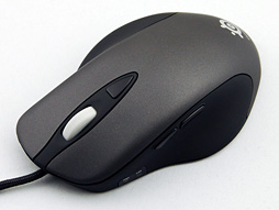 画像ギャラリー No.004のサムネイル画像 / Mionix「NAOS QG」ファーストインプレッション。生体センサー搭載マウスの見た目と握りやすさをまずはチェックする