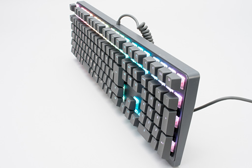 画像ギャラリー No.031のサムネイル画像 / Mionix製キーボード「WEI」レビュー。見た目重視のブランドは,「Cherry MX RGB Red」キースイッチ搭載モデルをどう仕上げたか