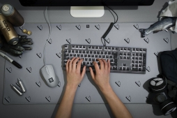 画像ギャラリー No.010のサムネイル画像 / Mionix,「史上最もイカす」と謳う超大型マウスパッドを発表。5色展開