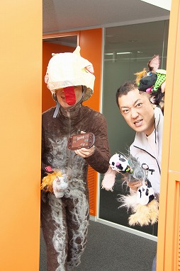 画像ギャラリー No.004のサムネイル画像 / 野犬出没注意! 4Gamer編集部に「野犬のロデム」のラショウさんがやって来た