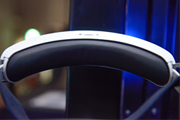 画像ギャラリー No.010のサムネイル画像 / ［TGS 2014］「Project Morpheus」を触ってきた。今すぐ販売できそうなほどハードウェアの完成度は高い