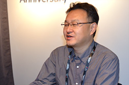 画像ギャラリー No.005のサムネイル画像 / ［GDC 2015］西川善司がSCE WWS吉田修平プレジデントに聞く「新型Project Morpheus」