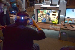 画像ギャラリー No.002のサムネイル画像 / ［E3 2015］「Project Morpheus」の新機能判明。「The PlayRoom VR」で実現されたまったく異なる2視点からのゲーム映像の秘密とは