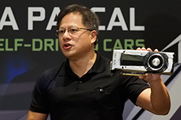 画像ギャラリー No.003のサムネイル画像 / ［COMPUTEX］NVIDIAはAIとVR，ゲームの世界で「誰にも作れないもの」を作る。総帥ジェンスン・フアン氏，オンステージ