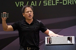 画像ギャラリー No.012のサムネイル画像 / ［COMPUTEX］NVIDIAはAIとVR，ゲームの世界で「誰にも作れないもの」を作る。総帥ジェンスン・フアン氏，オンステージ