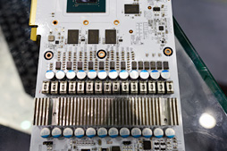 画像ギャラリー No.012のサムネイル画像 / ［COMPUTEX］GTX 1080＆1070一挙6モデル展開のGALAXに聞く「GP104のオーバークロック耐性」