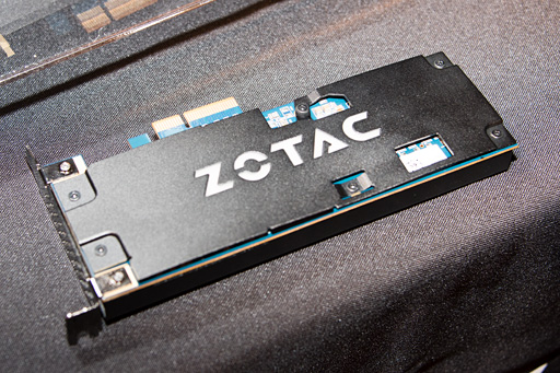 画像ギャラリー No.018のサムネイル画像 / ZOTAC創業10周年記念。GTX 1080と4コアCore i7を液冷する小型PC「MAGNUS EN1080」など3製品が登場