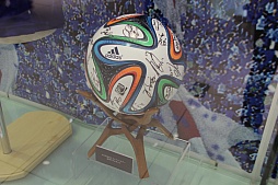 画像ギャラリー No.012のサムネイル画像 / 「ワールドサッカー ウイニングイレブン 2014 蒼き侍の挑戦」を使った対ブラジル戦のシミュレーションも披露。「夢を力に2014 サッカー日本代表戦応援イベント」が開催中
