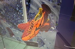 画像ギャラリー No.013のサムネイル画像 / 「ワールドサッカー ウイニングイレブン 2014 蒼き侍の挑戦」を使った対ブラジル戦のシミュレーションも披露。「夢を力に2014 サッカー日本代表戦応援イベント」が開催中