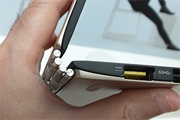 画像ギャラリー No.018のサムネイル画像 / 折りたたみ式スタンド付きタブレット「YOGA Tablet 2」発表。ほぼ同一スペックでWindows 8.1モデルとAndroid 4.4モデルを用意
