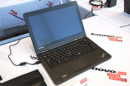 画像ギャラリー No.002のサムネイル画像 / Lenovo,360度回転ヒンジ搭載で4モードに使い分けられる新型2-in-1「ThinkPad Yoga 12」を国内発売