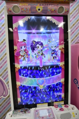 画像ギャラリー No.035のサムネイル画像 / 4月2日から順次稼動のアーケード版「プリパラ」最新弾「レッツ神チャレンジ！」のレポートをお届け。今度は神アイドルに挑戦!?