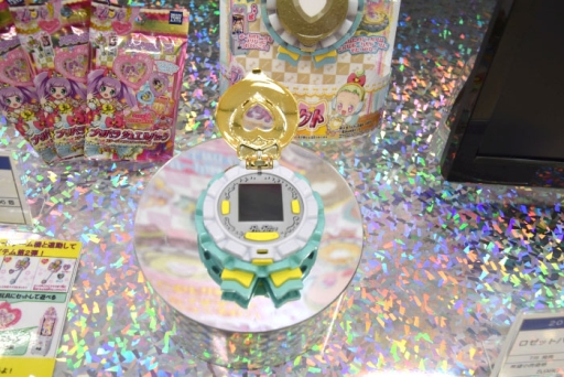 画像ギャラリー No.043のサムネイル画像 / 4月2日から順次稼動のアーケード版「プリパラ」最新弾「レッツ神チャレンジ！」のレポートをお届け。今度は神アイドルに挑戦!?
