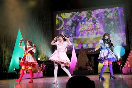 画像ギャラリー No.003のサムネイル画像 / 「プリパラ」のユニット“NonSugar”初の単独イベント昼の部をレポート。新衣装や懐かしい衣装で5曲の新曲などを披露