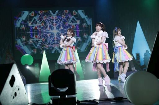 画像ギャラリー No.005のサムネイル画像 / 「プリパラ」のユニット“NonSugar”初の単独イベント昼の部をレポート。新衣装や懐かしい衣装で5曲の新曲などを披露