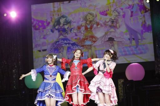 画像ギャラリー No.006のサムネイル画像 / 「プリパラ」のユニット“NonSugar”初の単独イベント昼の部をレポート。新衣装や懐かしい衣装で5曲の新曲などを披露