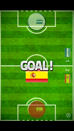 画像ギャラリー No.004のサムネイル画像 / エアホッケー×サッカー。iOS向けアクション「Absolute Football Mania」を紹介する「(ほぼ)日刊スマホゲーム通信」第546回