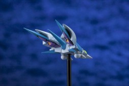 画像ギャラリー No.016のサムネイル画像 / 「スパロボ OG」シリーズより，精霊憑依状態の“サイバスター”がプラモデルに