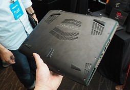 画像ギャラリー No.003のサムネイル画像 / ［COMPUTEX］13.9インチで3K，GTX 870M＆デュアルM.2搭載，そして重量1.87kg。GIGABYTEの新しいゲーマー向けノートPCがなかなか面白い