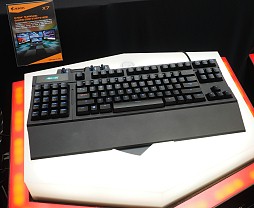 画像ギャラリー No.013のサムネイル画像 / ［COMPUTEX］13.9インチで3K，GTX 870M＆デュアルM.2搭載，そして重量1.87kg。GIGABYTEの新しいゲーマー向けノートPCがなかなか面白い