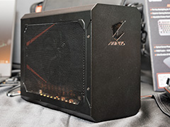 ［COMPUTEX］画期的なアイデア製品，それとも本末転倒？ GIGABYTEの「グラフィックスカード搭載済み外付けグラフィックスボックス」