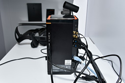 画像ギャラリー No.030のサムネイル画像 / ［COMPUTEX］画期的なアイデア製品，それとも本末転倒？ GIGABYTEの「グラフィックスカード搭載済み外付けグラフィックスボックス」