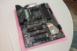 画像ギャラリー No.010のサムネイル画像 / ［COMPUTEX］GIGABYTE，“さらにCPUコアの増えるThreadripper 2”対応を謳う新世代X399マザー