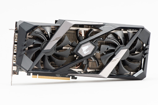 画像ギャラリー No.002のサムネイル画像 / GIGABYTE「AORUS GeForce RTX 2080 XTREME 8G」レビュー。大型クーラー搭載のゲーマー向けカードは総合力の高さが見どころだ