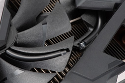 画像ギャラリー No.014のサムネイル画像 / GIGABYTE「AORUS GeForce RTX 2080 XTREME 8G」レビュー。大型クーラー搭載のゲーマー向けカードは総合力の高さが見どころだ