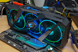 画像ギャラリー No.070のサムネイル画像 / GIGABYTE「AORUS GeForce RTX 2080 XTREME 8G」レビュー。大型クーラー搭載のゲーマー向けカードは総合力の高さが見どころだ