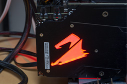 画像ギャラリー No.071のサムネイル画像 / GIGABYTE「AORUS GeForce RTX 2080 XTREME 8G」レビュー。大型クーラー搭載のゲーマー向けカードは総合力の高さが見どころだ