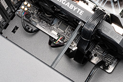 画像ギャラリー No.019のサムネイル画像 / 【PR】GIGABYTE製PCパーツで固めたゲームPC「AORUS GPC-01V」を試す。性能や使い勝手，拡張性も良好な1台だ
