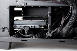 画像ギャラリー No.020のサムネイル画像 / 【PR】GIGABYTE製PCパーツで固めたゲームPC「AORUS GPC-01V」を試す。性能や使い勝手，拡張性も良好な1台だ