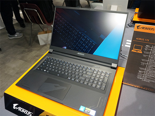 画像ギャラリー No.002のサムネイル画像 / RTX 40シリーズ搭載のGIGABYTE製ゲーマー向けノートPCが国内初披露。15インチ級の上位モデルなど今後発売予定の製品も登場
