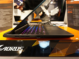 画像ギャラリー No.009のサムネイル画像 / RTX 40シリーズ搭載のGIGABYTE製ゲーマー向けノートPCが国内初披露。15インチ級の上位モデルなど今後発売予定の製品も登場