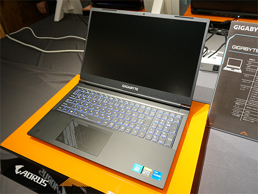 画像ギャラリー No.016のサムネイル画像 / RTX 40シリーズ搭載のGIGABYTE製ゲーマー向けノートPCが国内初披露。15インチ級の上位モデルなど今後発売予定の製品も登場