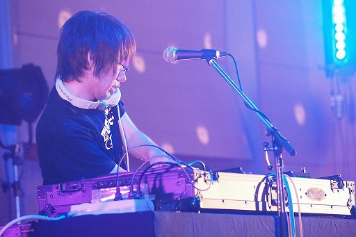 画像ギャラリー No.012のサムネイル画像 / maimai収録楽曲のアーティストが熱唱! 6時間のライブで燃えあがった「maimai LIVE 2014 洗濯祭〜」をレポート