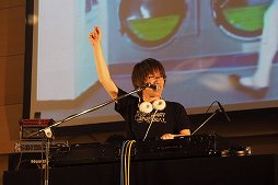 画像ギャラリー No.013のサムネイル画像 / maimai収録楽曲のアーティストが熱唱! 6時間のライブで燃えあがった「maimai LIVE 2014 洗濯祭〜」をレポート