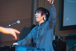 画像ギャラリー No.014のサムネイル画像 / maimai収録楽曲のアーティストが熱唱! 6時間のライブで燃えあがった「maimai LIVE 2014 洗濯祭〜」をレポート