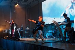 画像ギャラリー No.045のサムネイル画像 / maimai収録楽曲のアーティストが熱唱! 6時間のライブで燃えあがった「maimai LIVE 2014 洗濯祭〜」をレポート