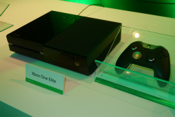画像ギャラリー No.035のサムネイル画像 / 「Xbox One Elite」の日本発売や「Rise of the Tomb Raider」の実機プレイ披露など，見どころ満載の「Xbox One 大感謝祭 2015」発表会レポート