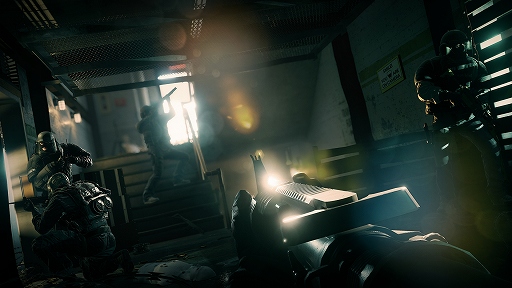 画像ギャラリー No.004のサムネイル画像 / ［E3 2015］「レインボーシックス シージ」のTerrohuntモードを試遊。AIとは思えないさまざまなアクションに注目