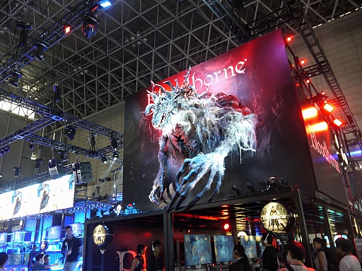画像ギャラリー No.003のサムネイル画像 / ［TGS 2014］「Bloodborne」の仕掛け武器はロマンがいっぱい，剣と石が合体してハンマーに！？　新武器を試遊で確認してみた