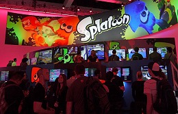 画像ギャラリー No.001のサムネイル画像 / ［E3 2014］「Splatoon」は撃ち合いの巧拙に関わらず，みんなで楽しく遊べるシューティング。試遊台でさっそくイカになってきた