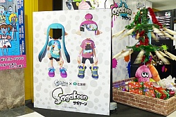 画像ギャラリー No.003のサムネイル画像 / 「Splatoon」と佐賀県のコラボショップ「Sagakeen イカすロビー」の内覧会をレポート。“回転するイカのクリスマスツリー”がお出迎え