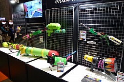 画像ギャラリー No.003のサムネイル画像 / 闘会議2016の「Splatoon」ブースレポート。「みんなのイカ自由研究発表会」コーナーのファンメイドブキは力作揃い