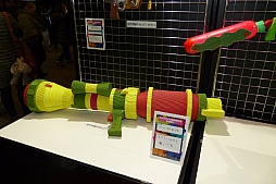 画像ギャラリー No.004のサムネイル画像 / 闘会議2016の「Splatoon」ブースレポート。「みんなのイカ自由研究発表会」コーナーのファンメイドブキは力作揃い