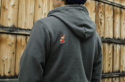 画像ギャラリー No.010のサムネイル画像 / 「KOG COLLECTION」にマリオとクッパの戦いをモチーフにしたジップパーカー